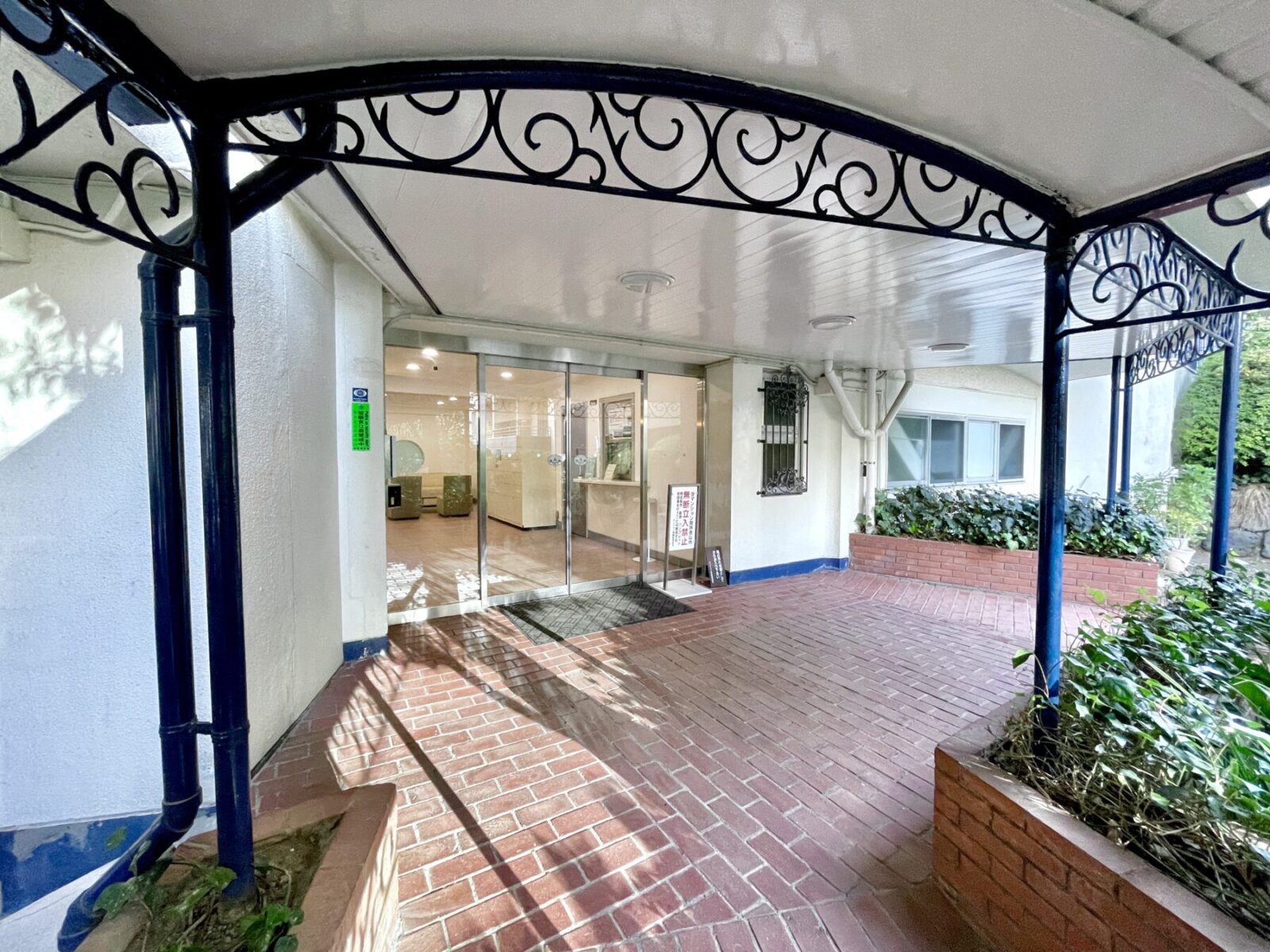 エントランスアプローチ