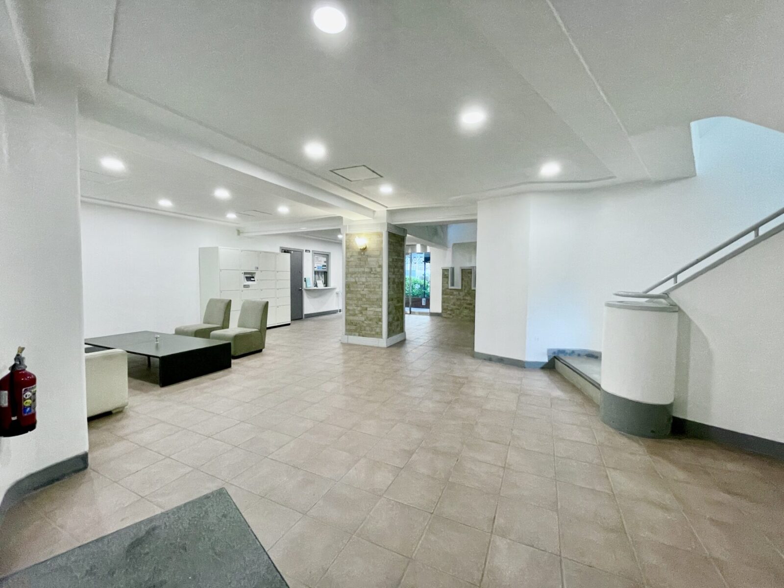 エントランスホール