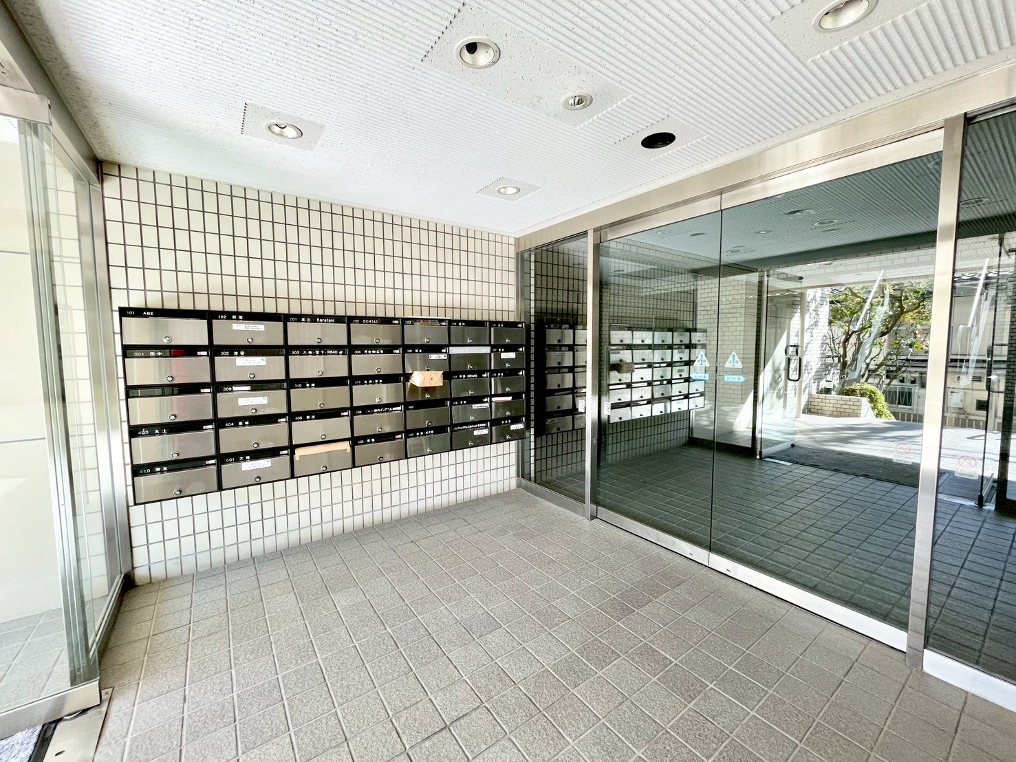 エントランスホール